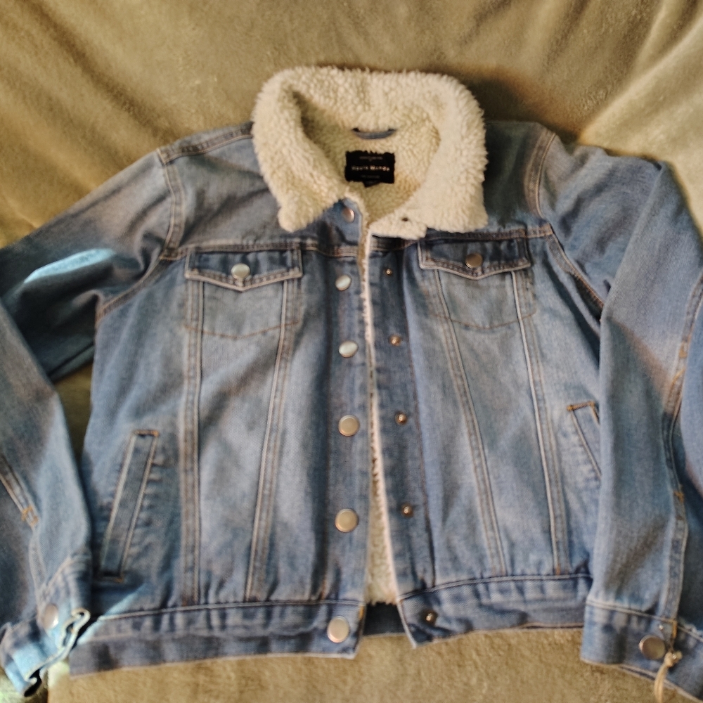 Denim Jacket with Sweater Back - Picture 4 of 8